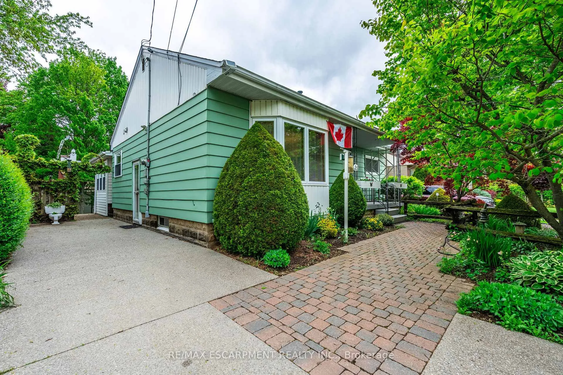 Photo 1 of 35 Kemp Drive, Hamilton, Dundas — HOMEH