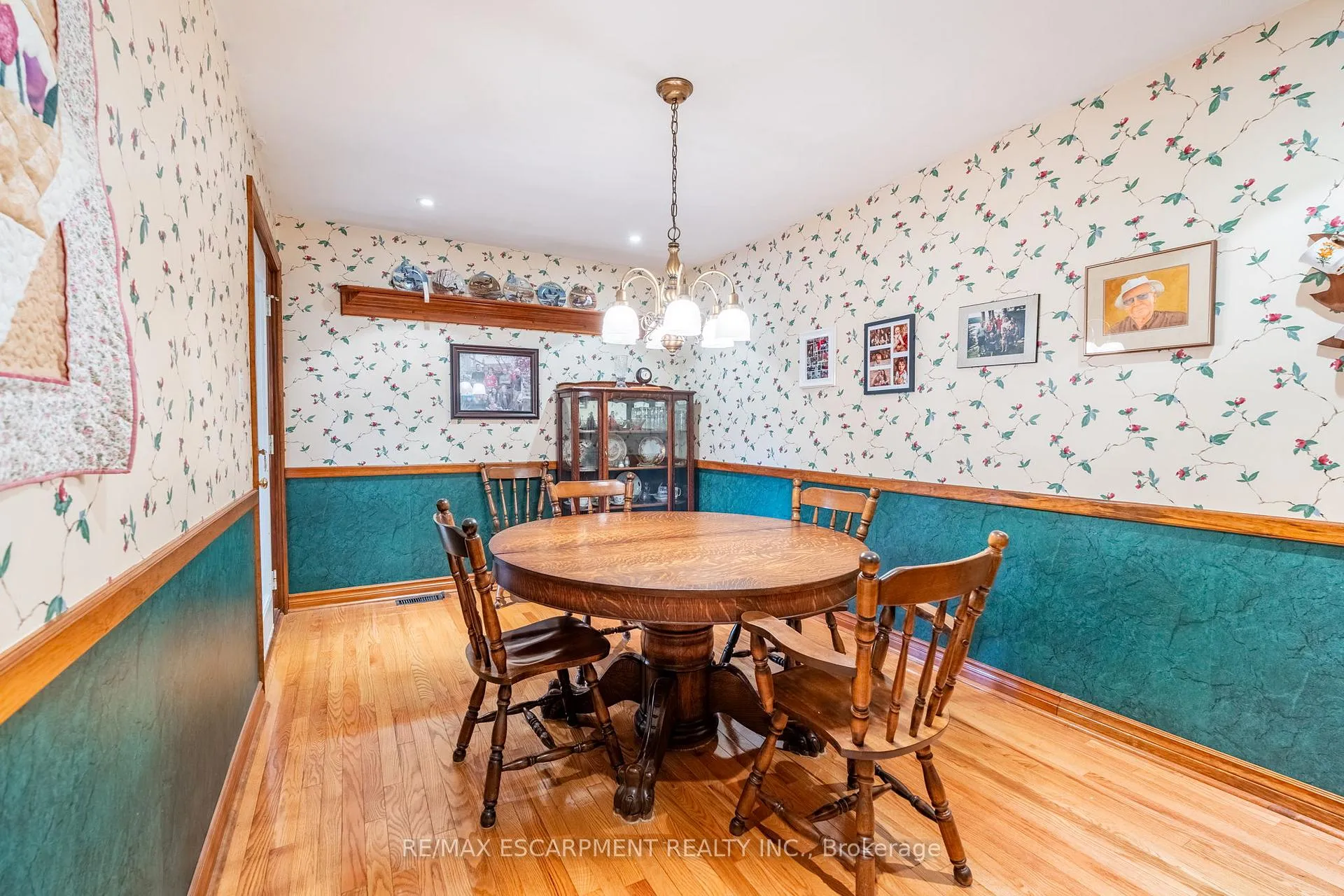 Photo 8 of 35 Kemp Drive, Hamilton, Dundas — HOMEH