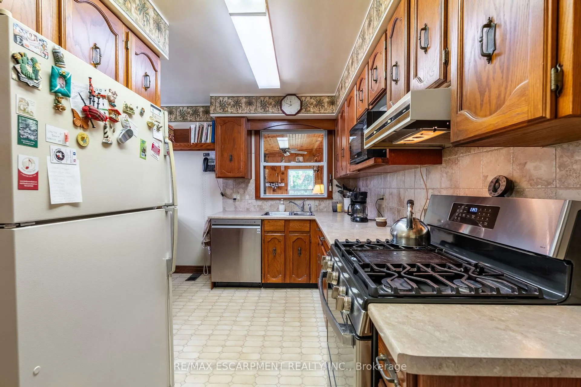 Photo 11 of 35 Kemp Drive, Hamilton, Dundas — HOMEH