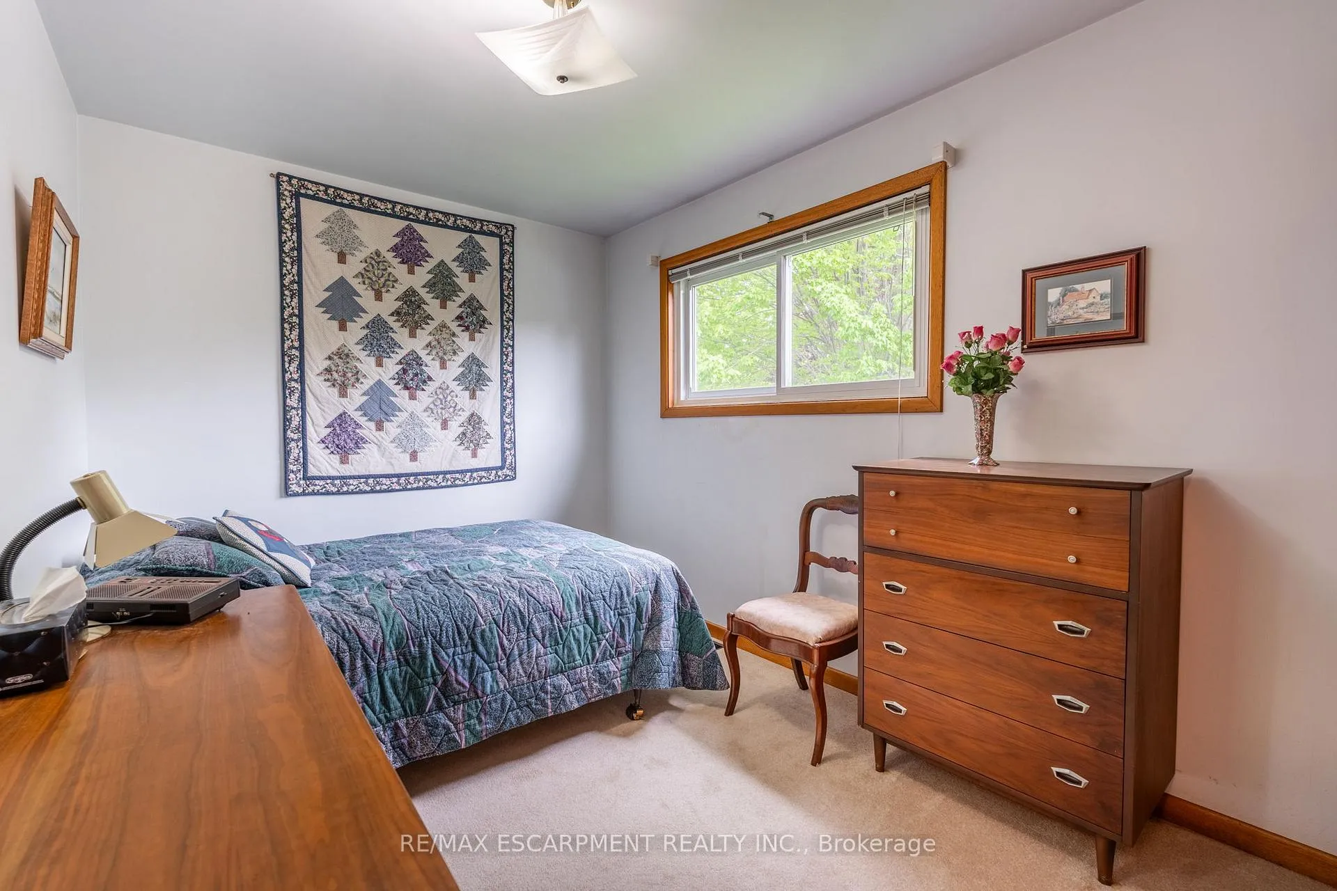 Photo 16 of 35 Kemp Drive, Hamilton, Dundas — HOMEH