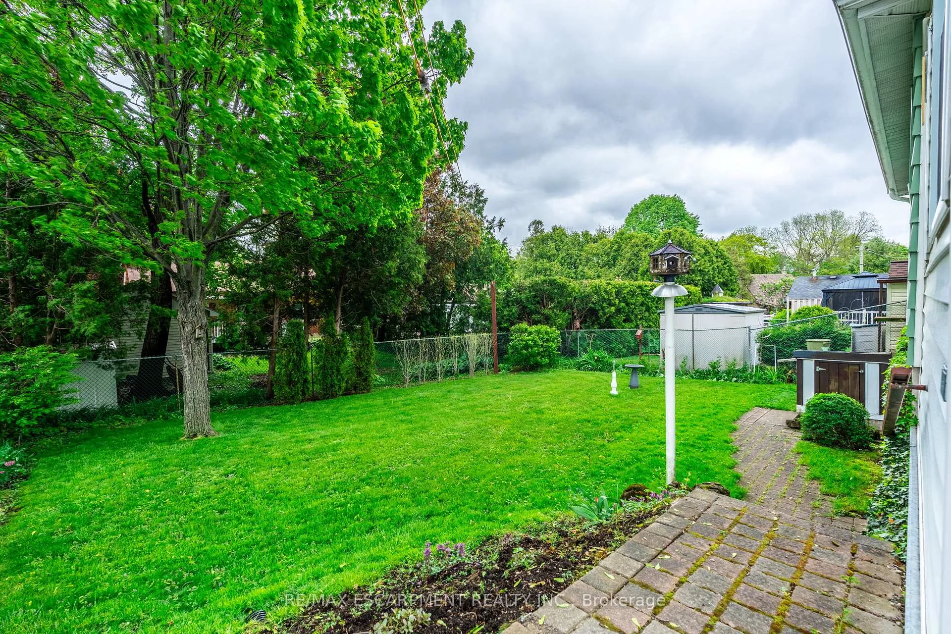 Photo 21 of 35 Kemp Drive, Hamilton, Dundas — HOMEH