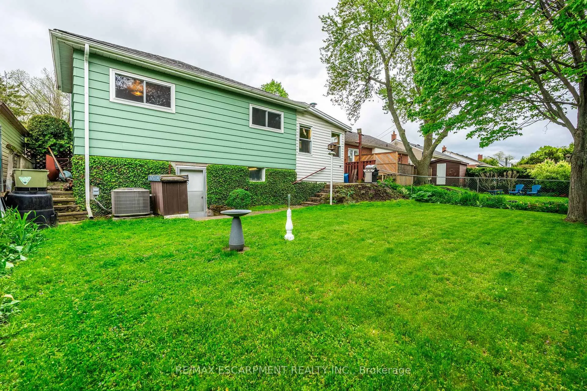 Photo 22 of 35 Kemp Drive, Hamilton, Dundas — HOMEH