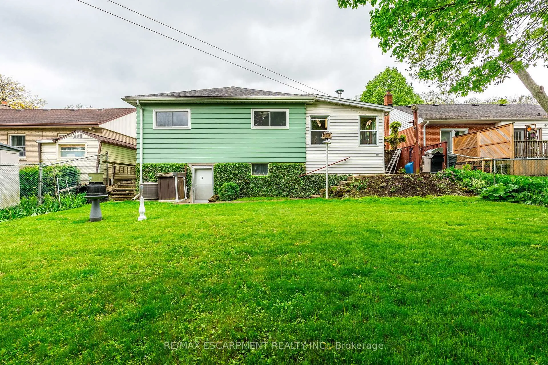 Photo 23 of 35 Kemp Drive, Hamilton, Dundas — HOMEH