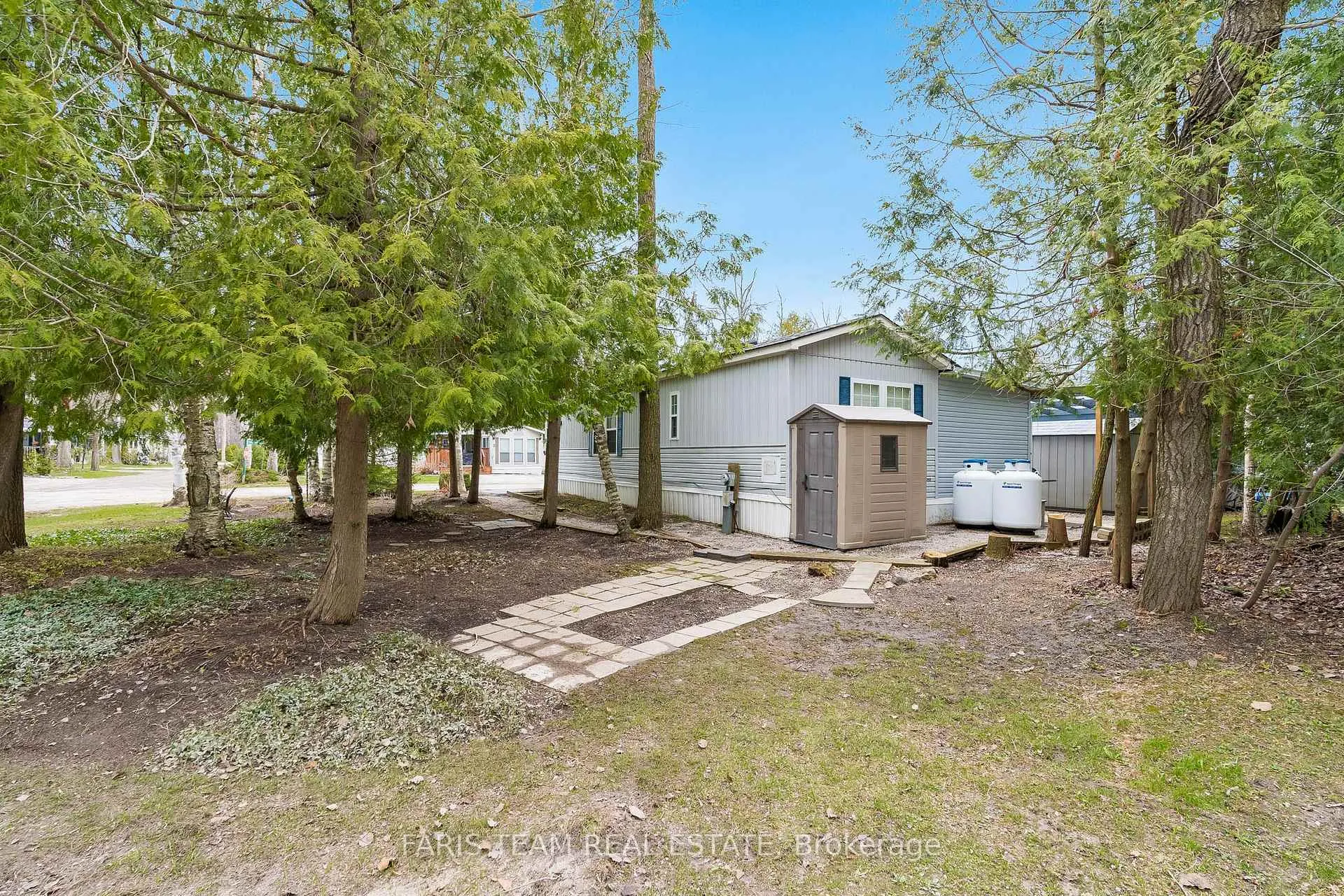 Photo 4 of 1 Prince Rupert Avenue, Barrie, Little Lake — HOMEH