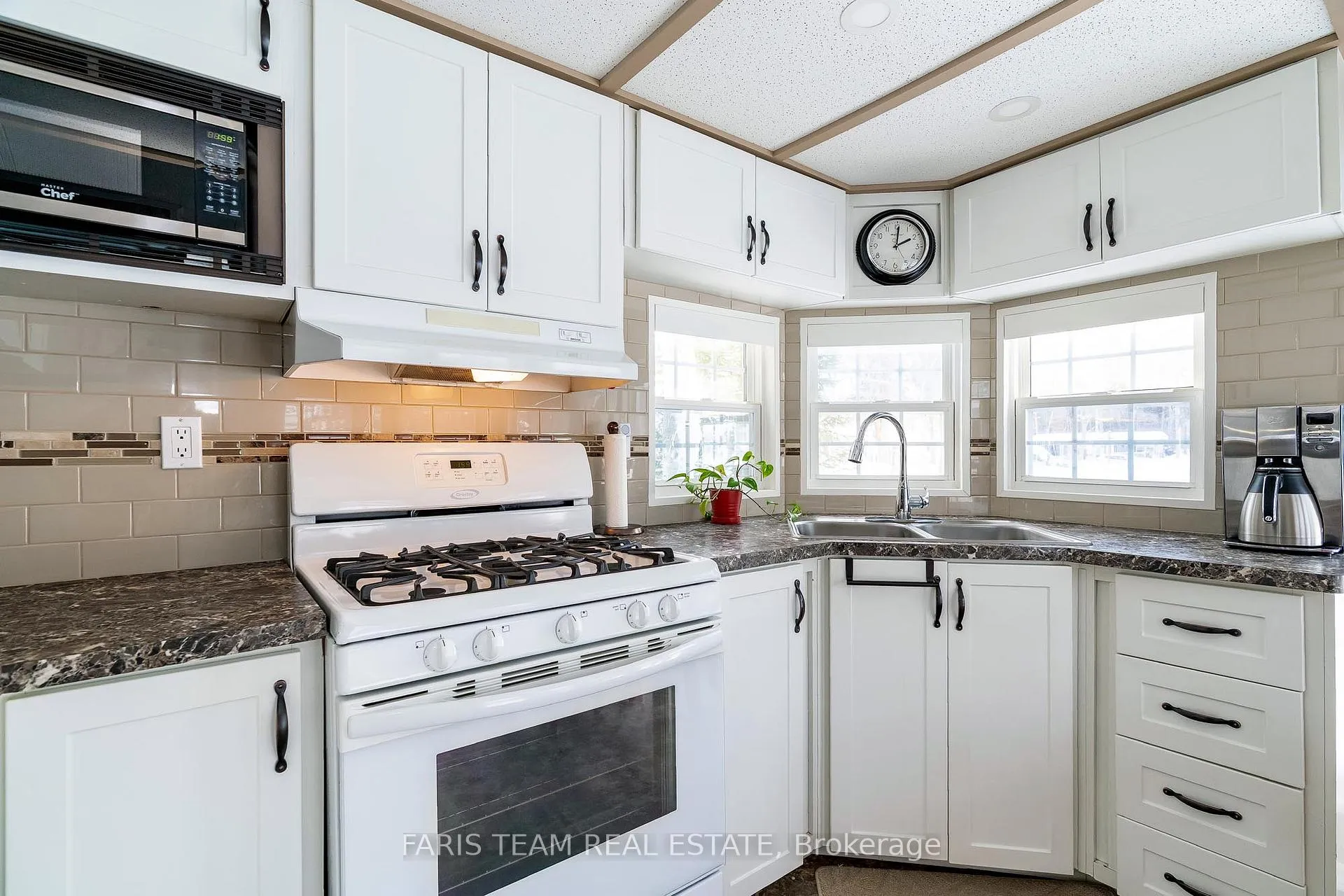 Photo 16 of 1 Prince Rupert Avenue, Barrie, Little Lake — HOMEH