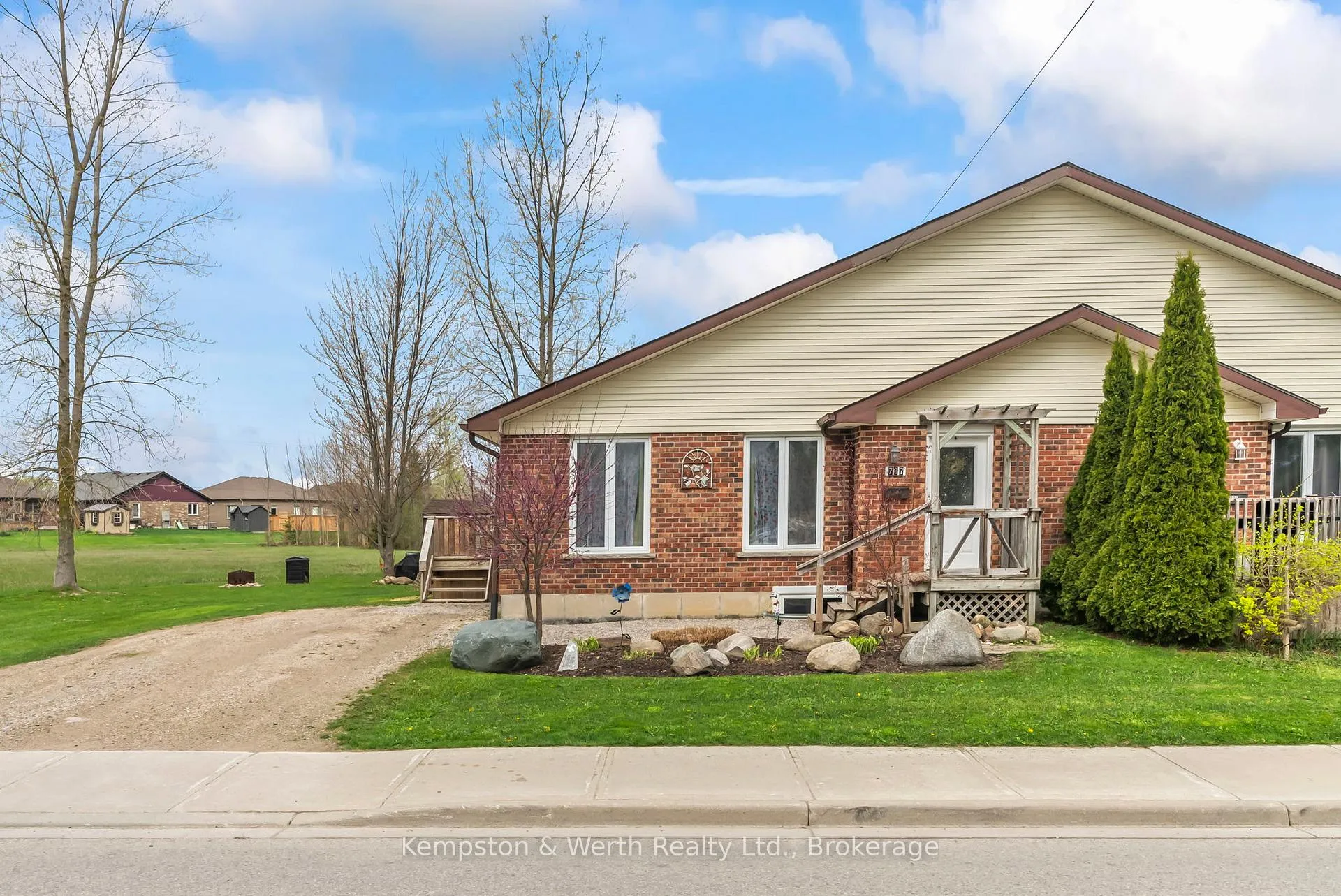 Photo 2 of 707 Reserve Avenue S, North Perth, Listowel — HOMEH