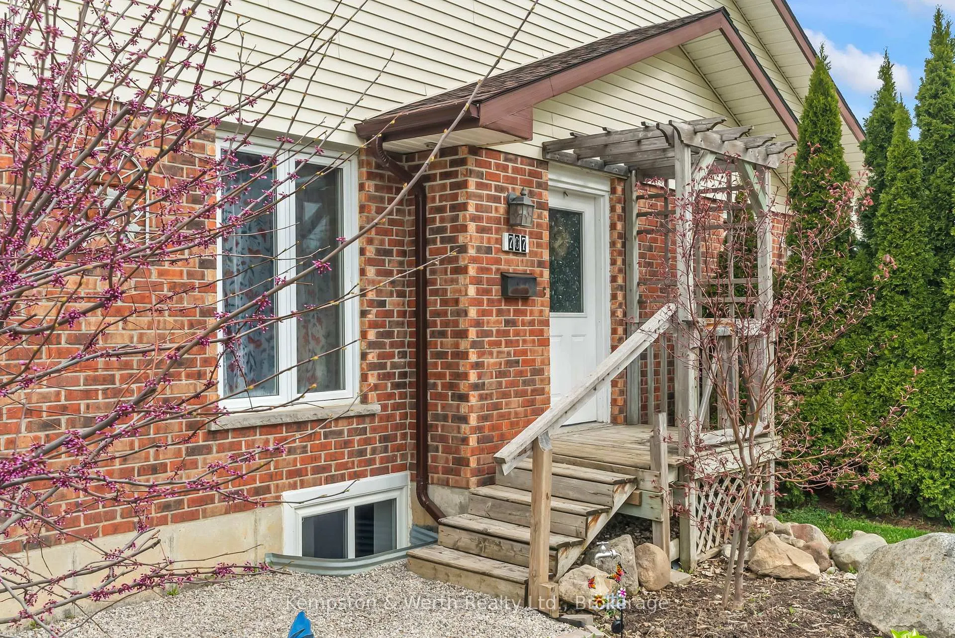 Photo 4 of 707 Reserve Avenue S, North Perth, Listowel — HOMEH