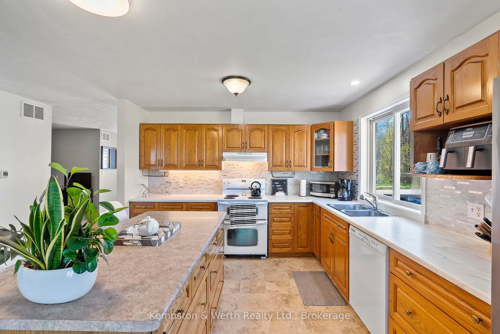 Photo 15 of 707 Reserve Avenue S, North Perth, Listowel — HOMEH