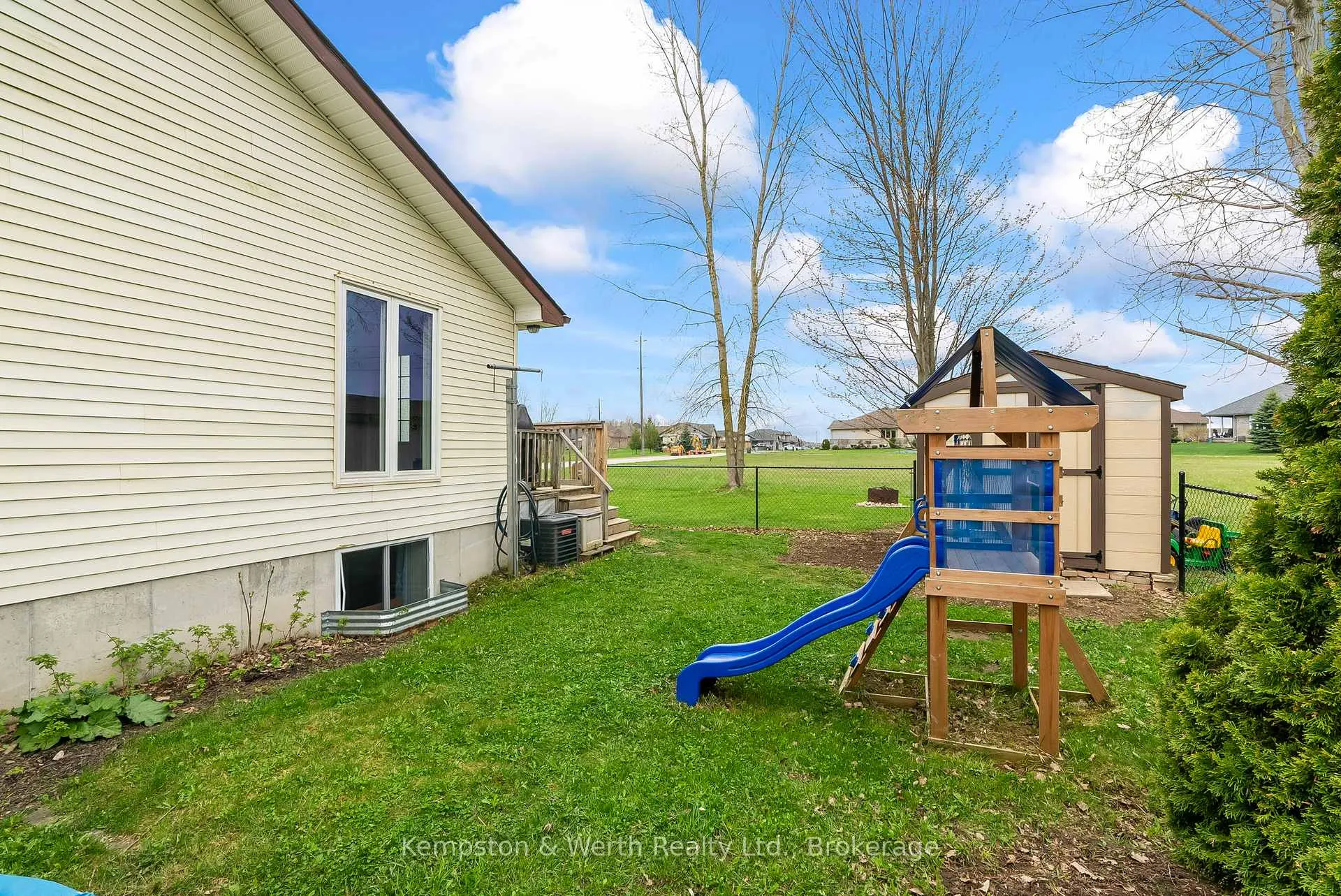 Photo 33 of 707 Reserve Avenue S, North Perth, Listowel — HOMEH