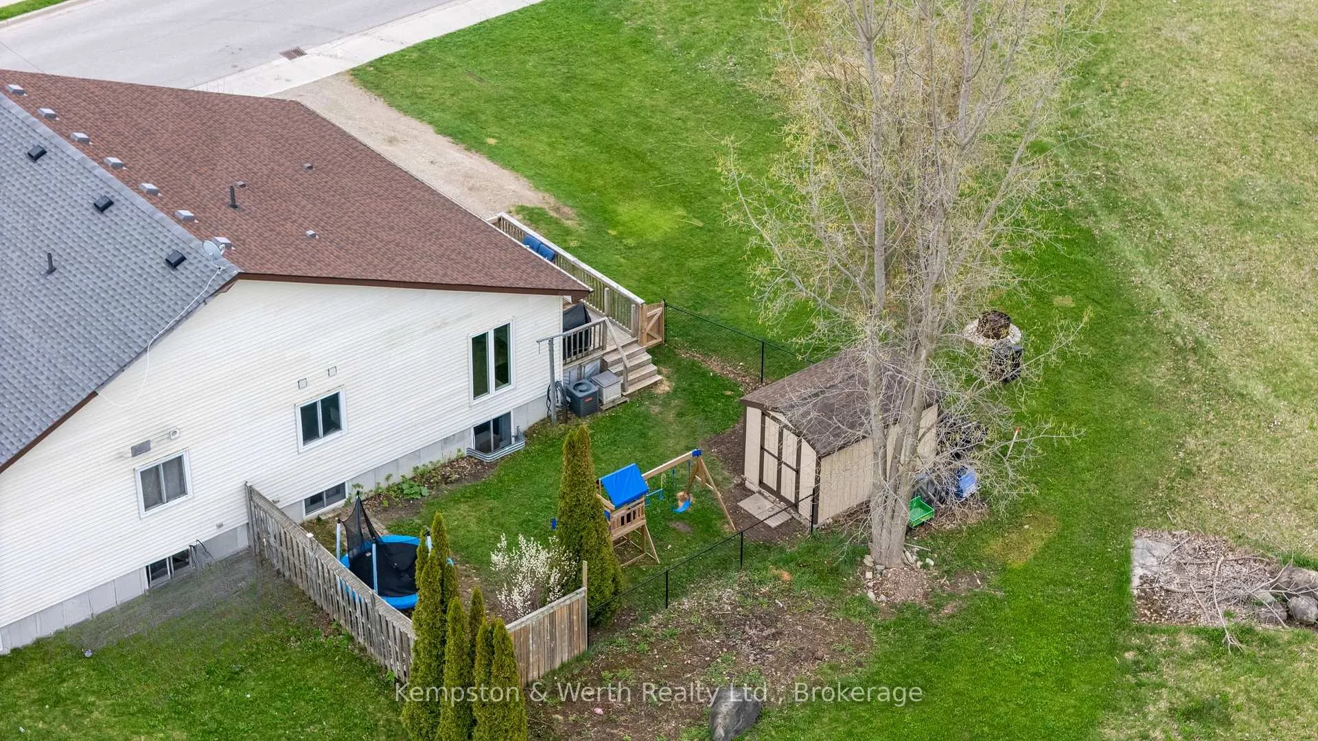 Photo 37 of 707 Reserve Avenue S, North Perth, Listowel — HOMEH