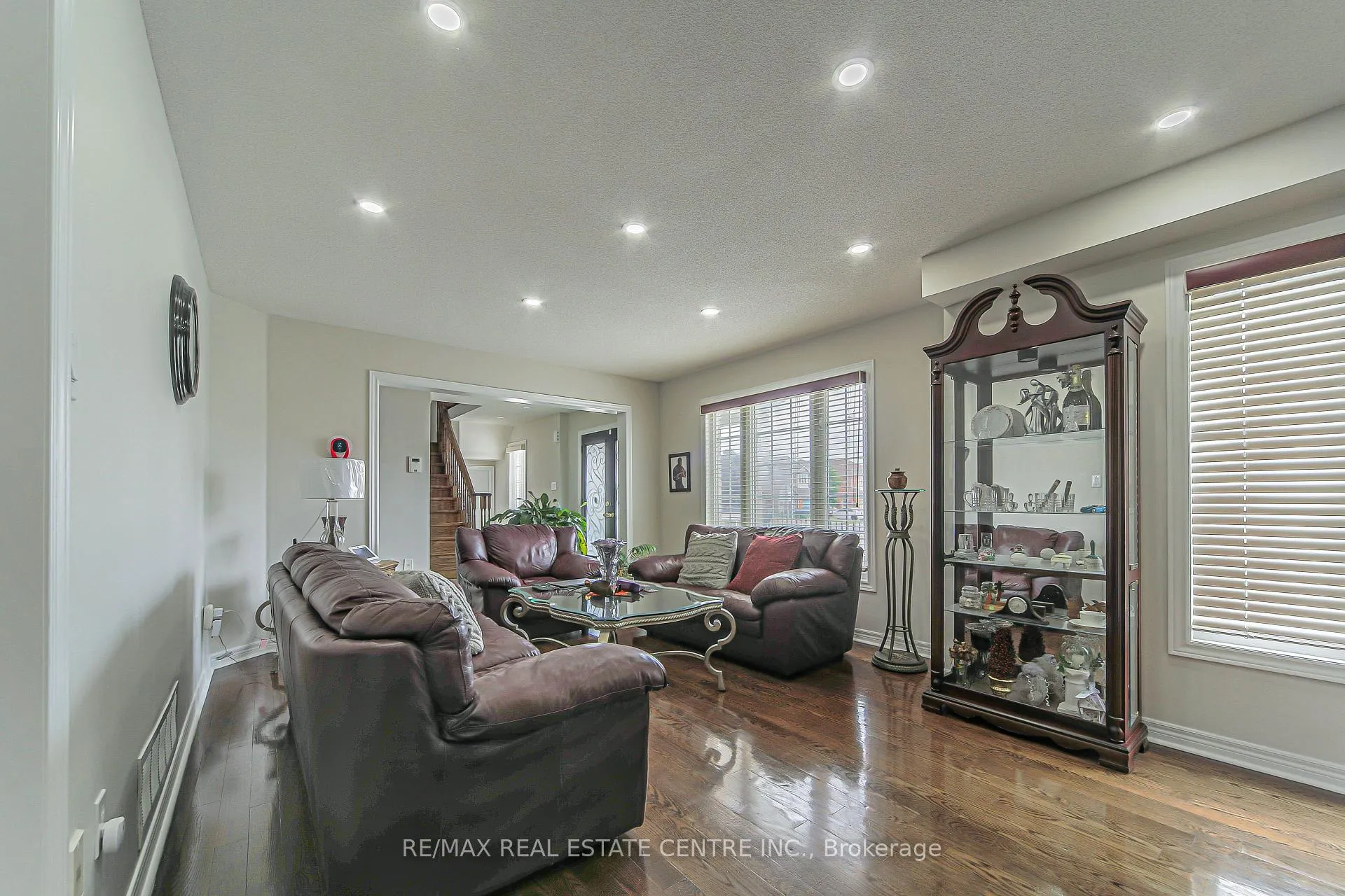 Photo 11 of 92 Oaklea Boulevard, Brampton, Fletcher's Creek South — HOMEH