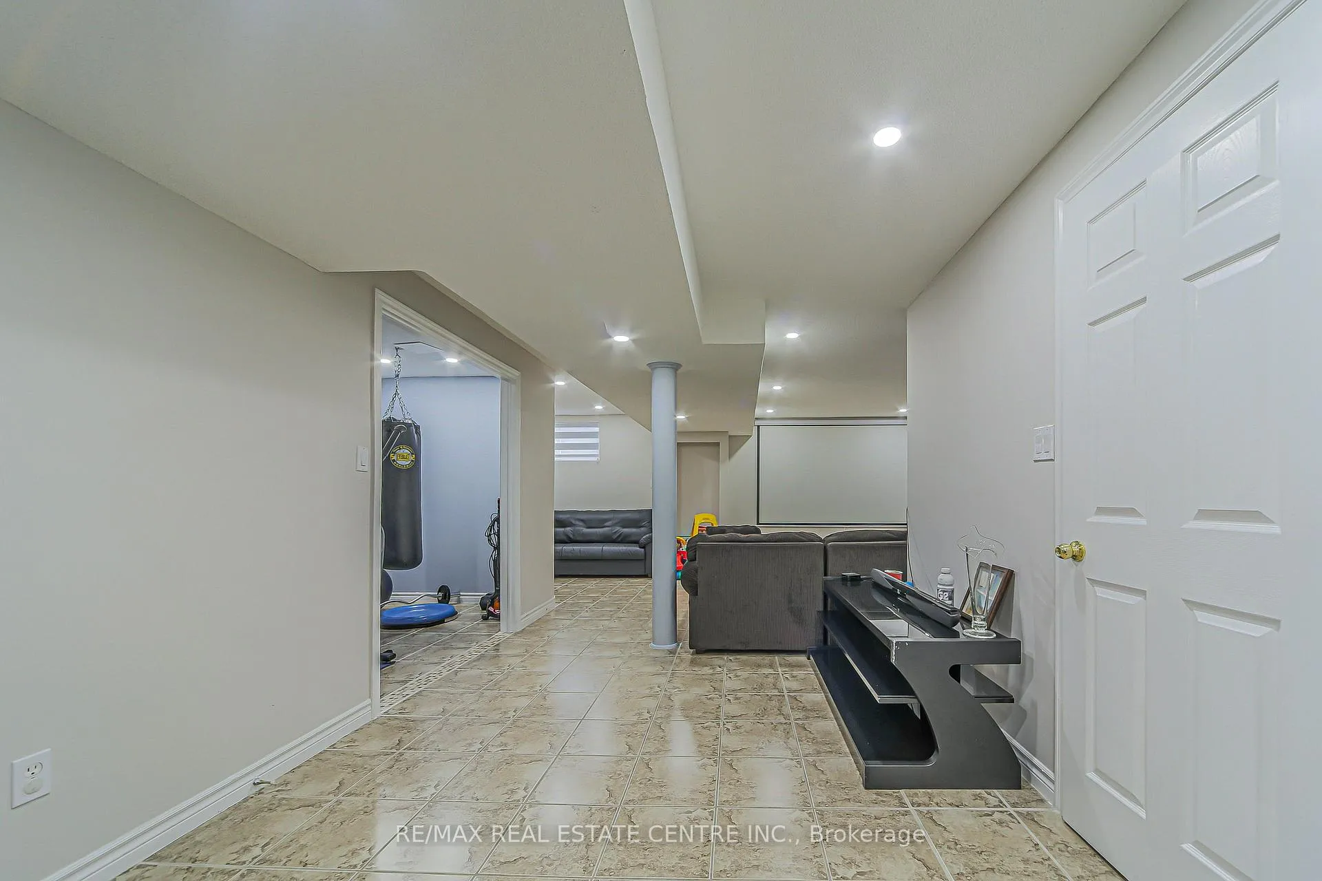 Photo 37 of 92 Oaklea Boulevard, Brampton, Fletcher's Creek South — HOMEH
