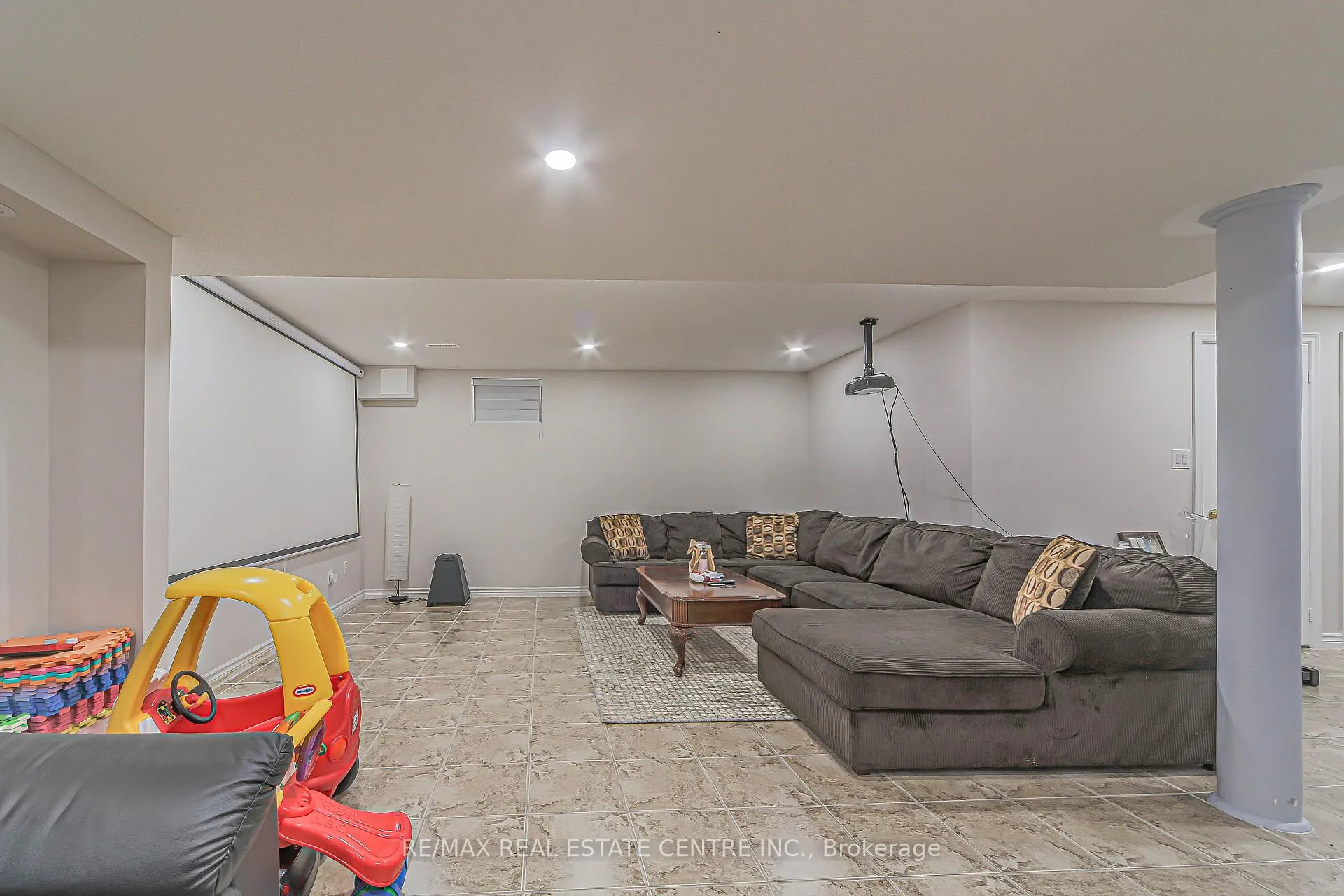 Photo 40 of 92 Oaklea Boulevard, Brampton, Fletcher's Creek South — HOMEH