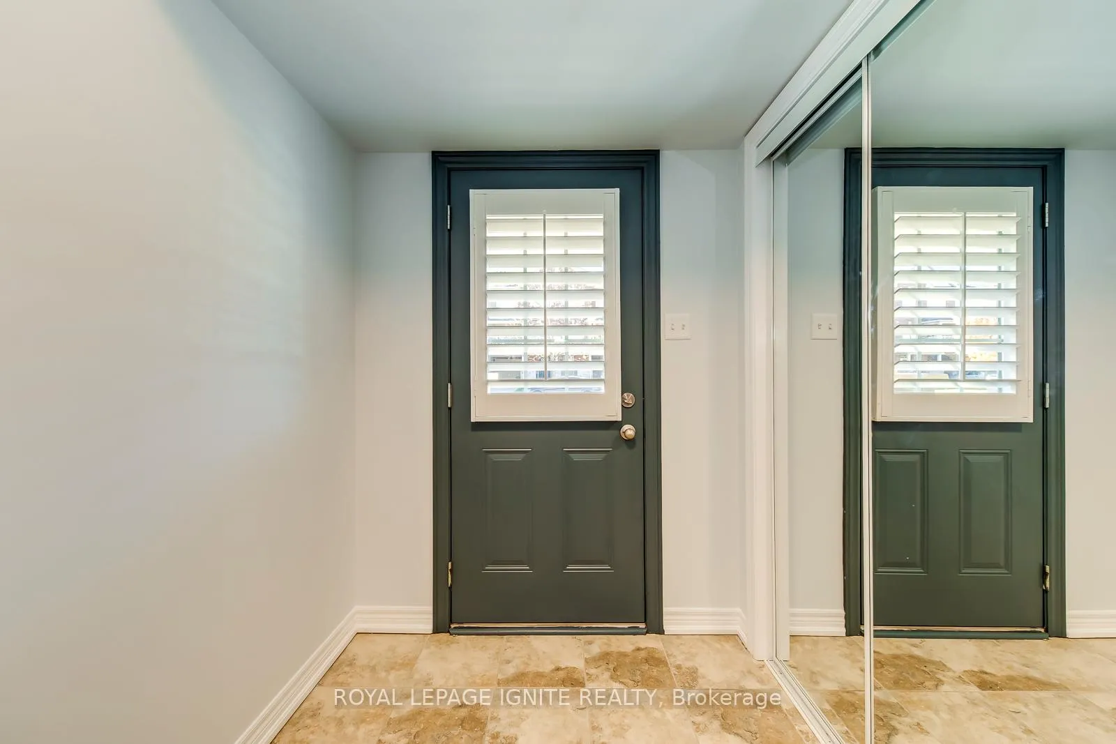 Photo 4 of 44 Nisbet Boulevard, Hamilton, Waterdown — HOMEH