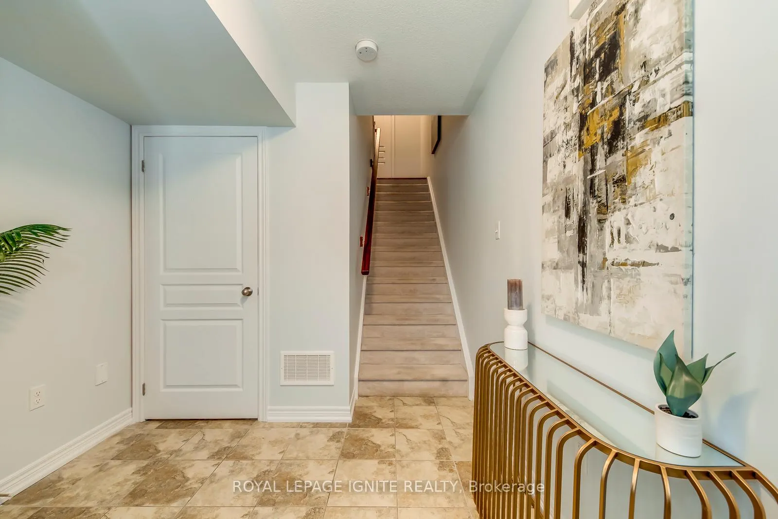 Photo 6 of 44 Nisbet Boulevard, Hamilton, Waterdown — HOMEH