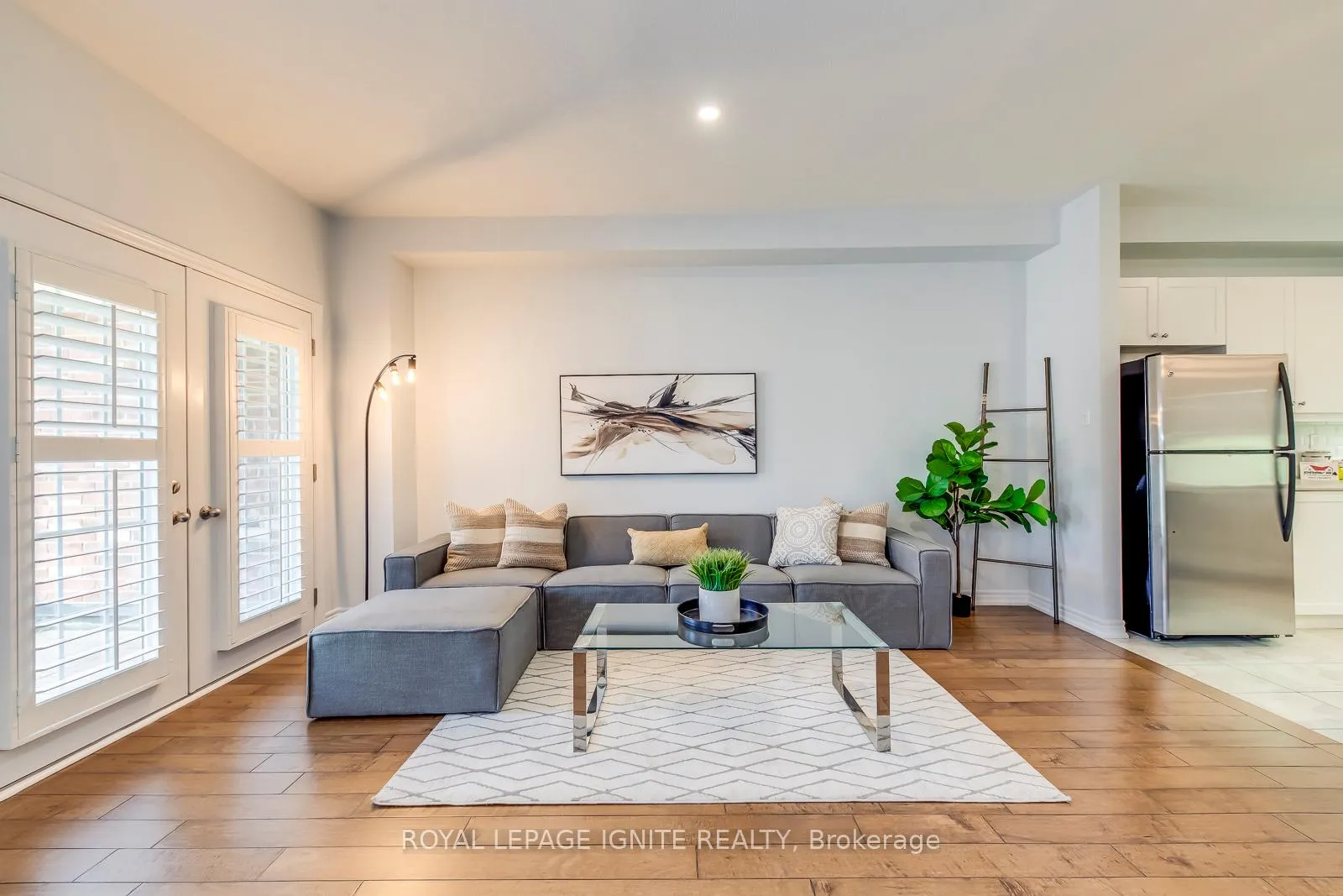 Photo 10 of 44 Nisbet Boulevard, Hamilton, Waterdown — HOMEH