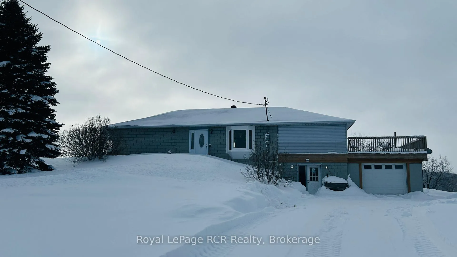 Front of 385190 Concession 4 A