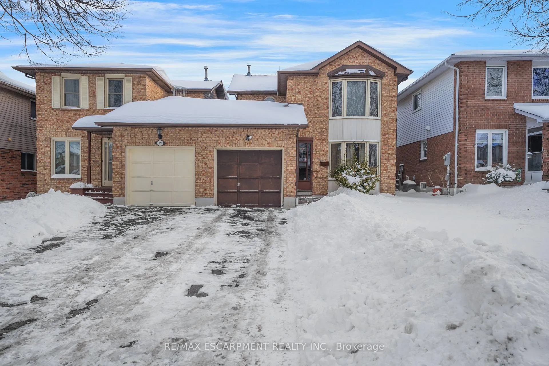 Photo 4 of 31 Hewitt Crescent, Ajax, South East — HOMEH