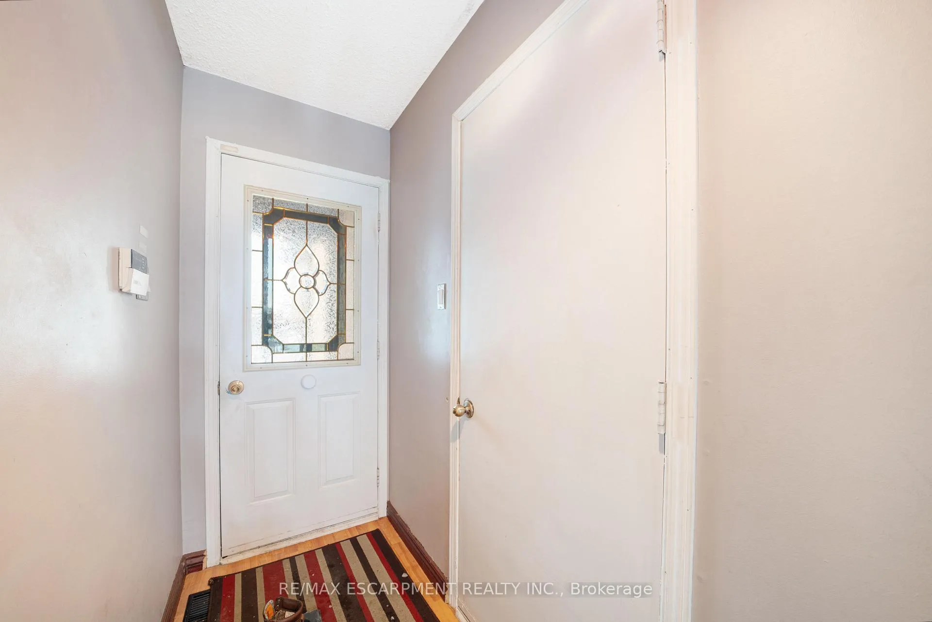 Photo 8 of 31 Hewitt Crescent, Ajax, South East — HOMEH