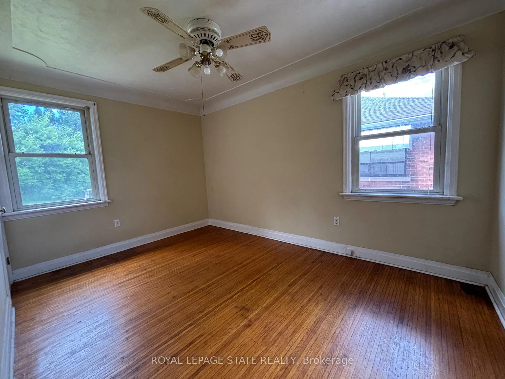 Photo 3 of 521 Mary Street, Hamilton, North End — HOMEH