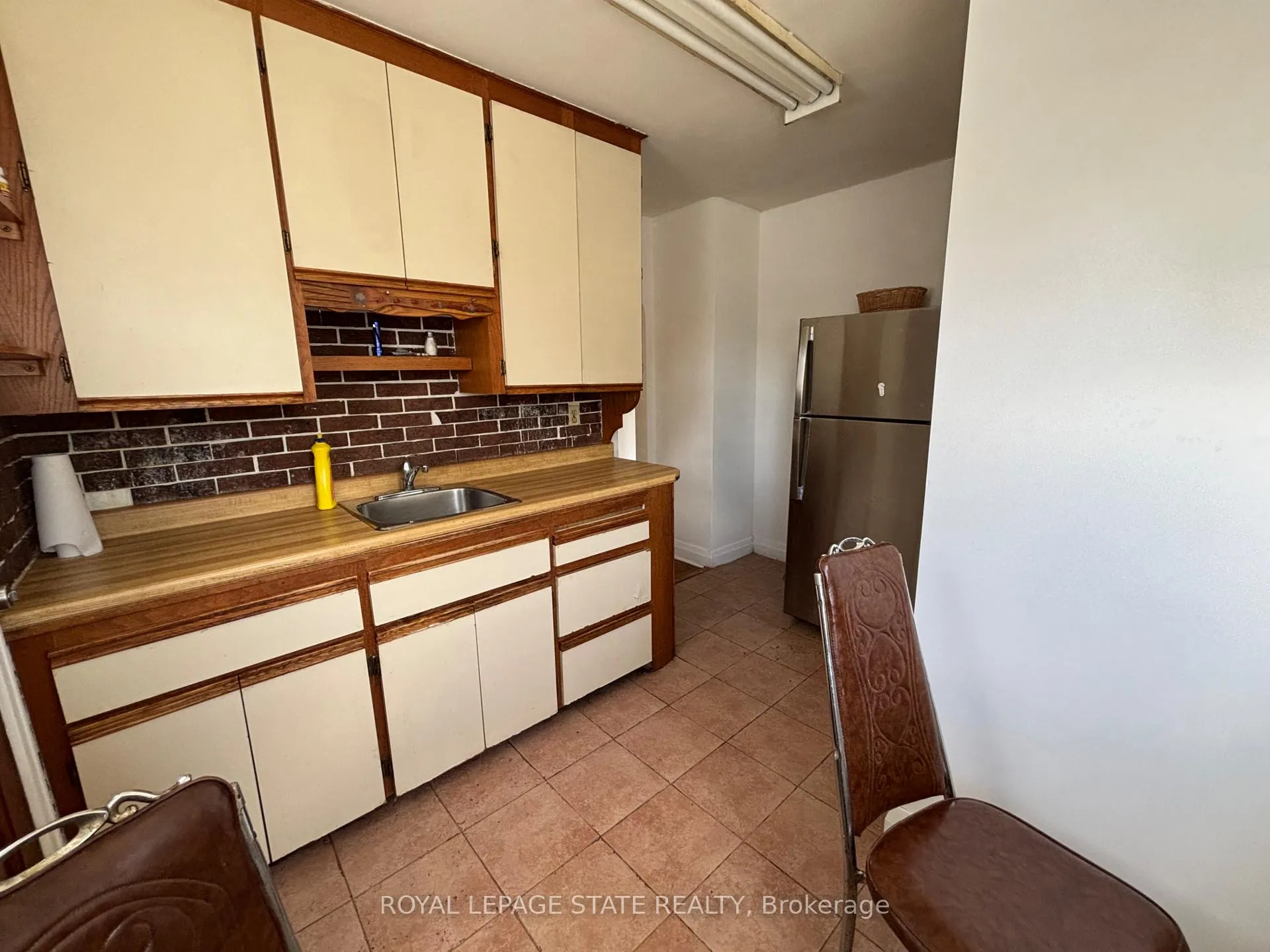 Photo 7 of 521 Mary Street, Hamilton, North End — HOMEH