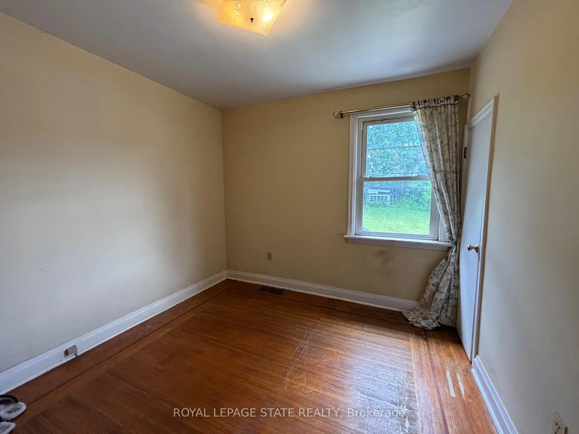 Photo 9 of 521 Mary Street, Hamilton, North End — HOMEH