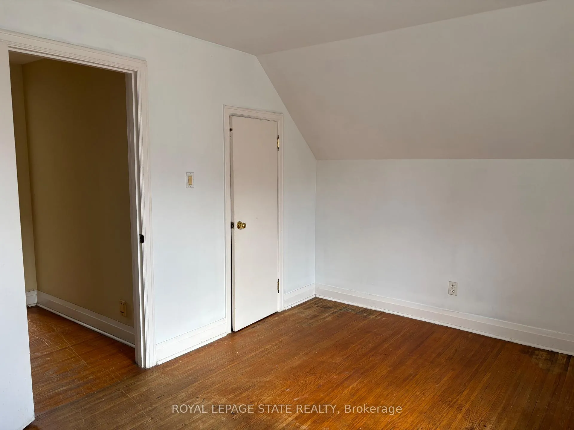 Photo 12 of 521 Mary Street, Hamilton, North End — HOMEH