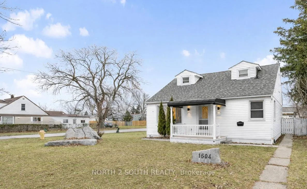 Photo 1 of 1604 Buckingham Drive, Windsor — HOMEH