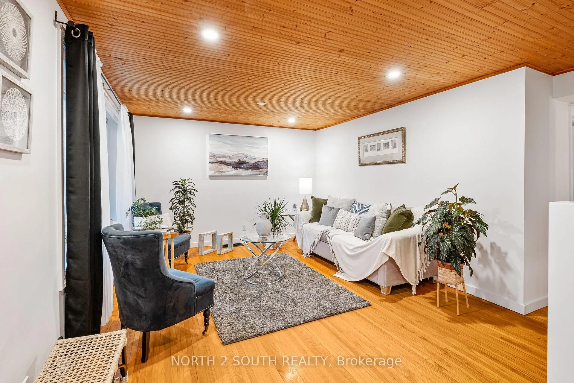 Photo 7 of 1604 Buckingham Drive, Windsor — HOMEH