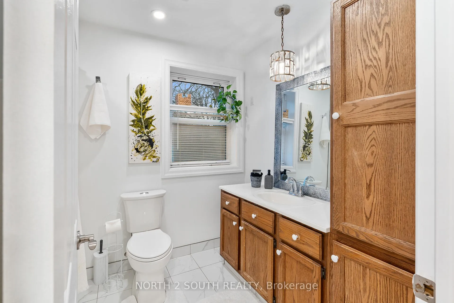 Photo 18 of 1604 Buckingham Drive, Windsor — HOMEH