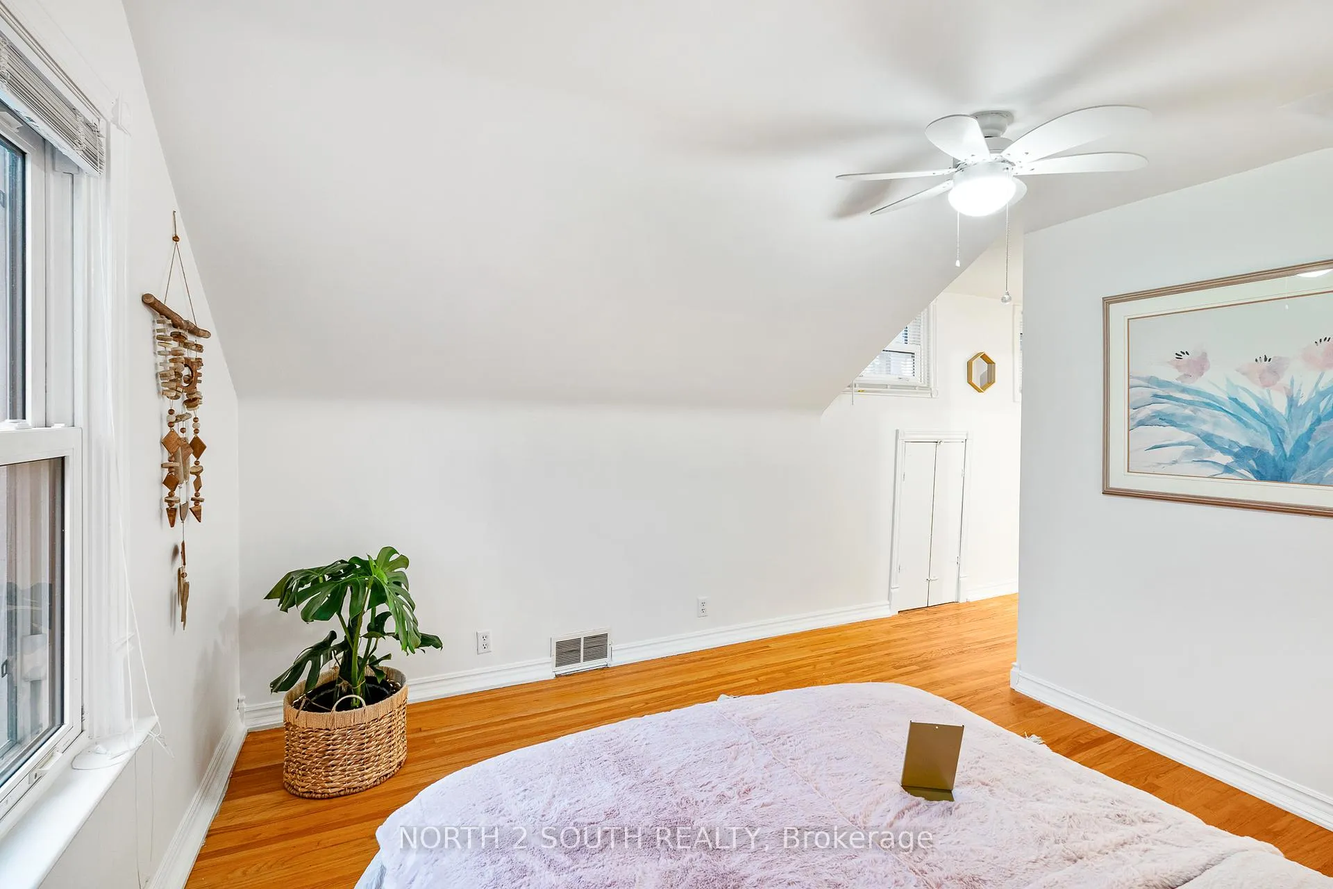 Photo 20 of 1604 Buckingham Drive, Windsor — HOMEH