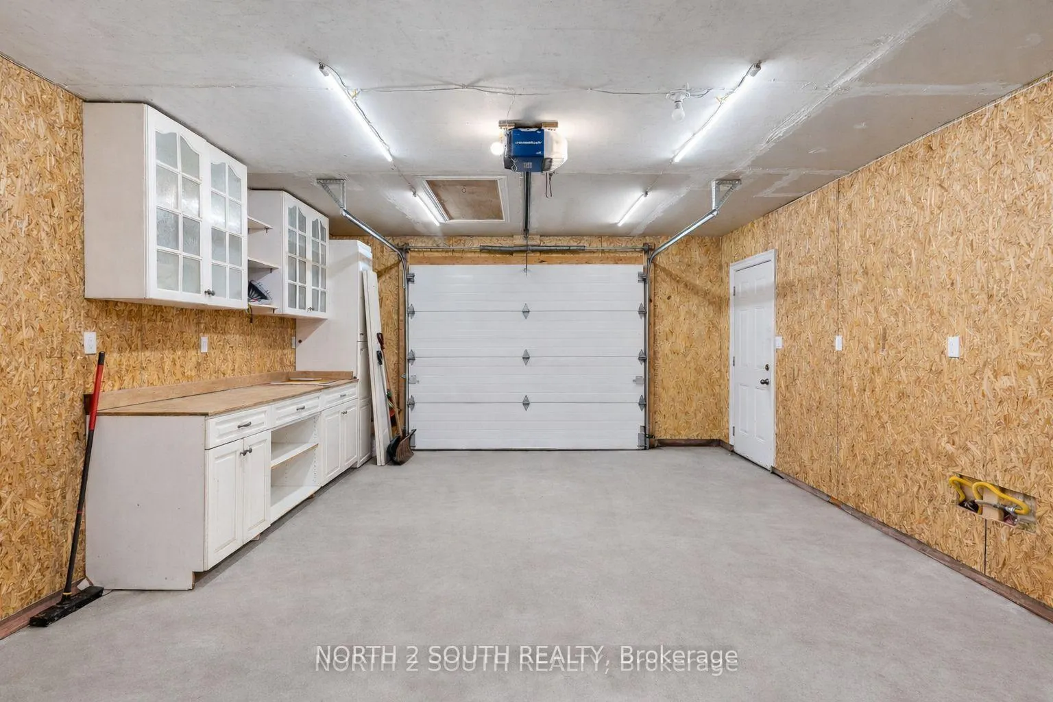 Photo 27 of 1604 Buckingham Drive, Windsor — HOMEH