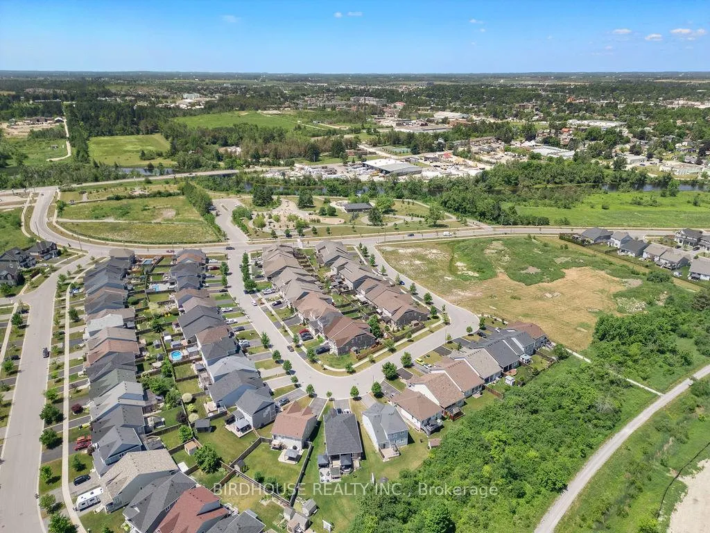 Photo 32 of 11 Deacon Crescent, Kawartha Lakes, Lindsay — HOMEH