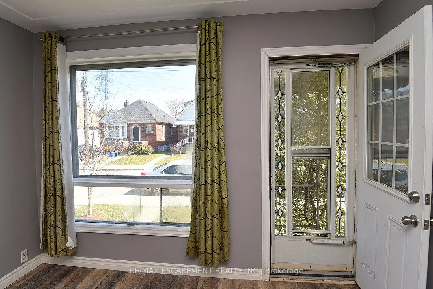 Photo 4 of 295 Paling Avenue, Hamilton, Homeside — HOMEH