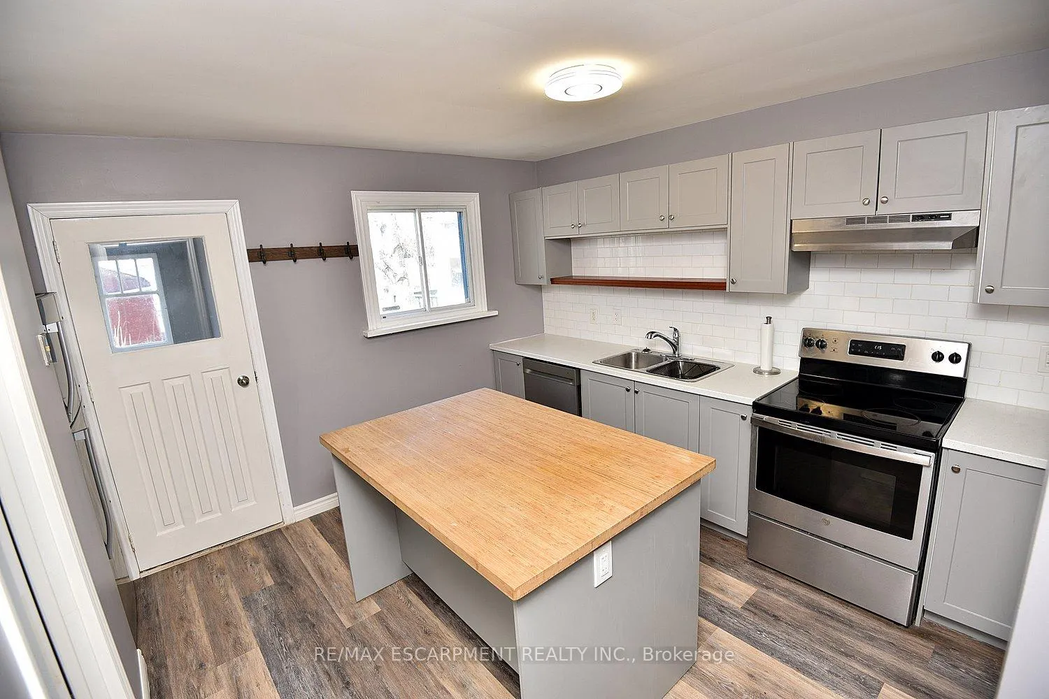 Photo 7 of 295 Paling Avenue, Hamilton, Homeside — HOMEH