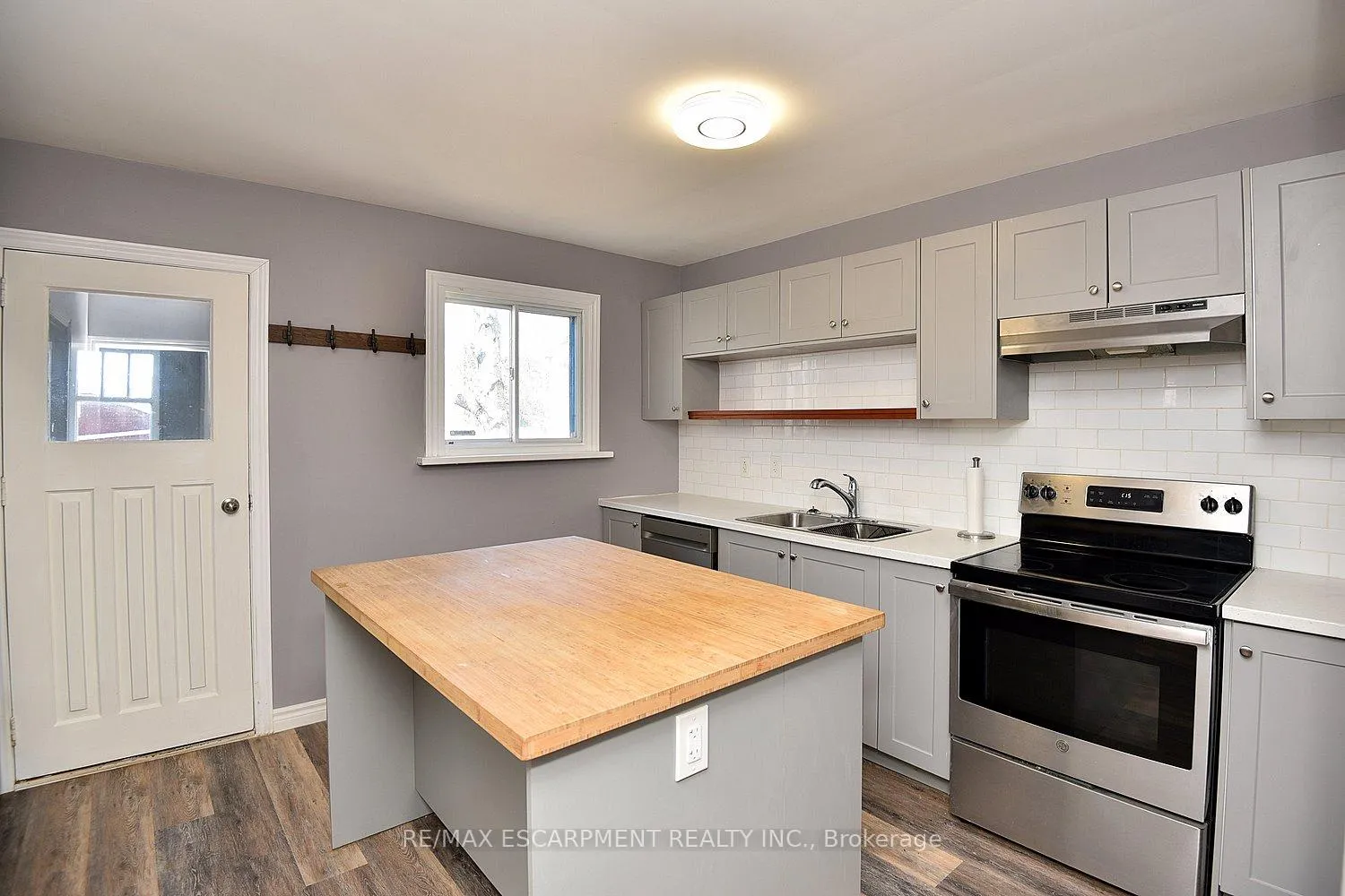 Photo 8 of 295 Paling Avenue, Hamilton, Homeside — HOMEH