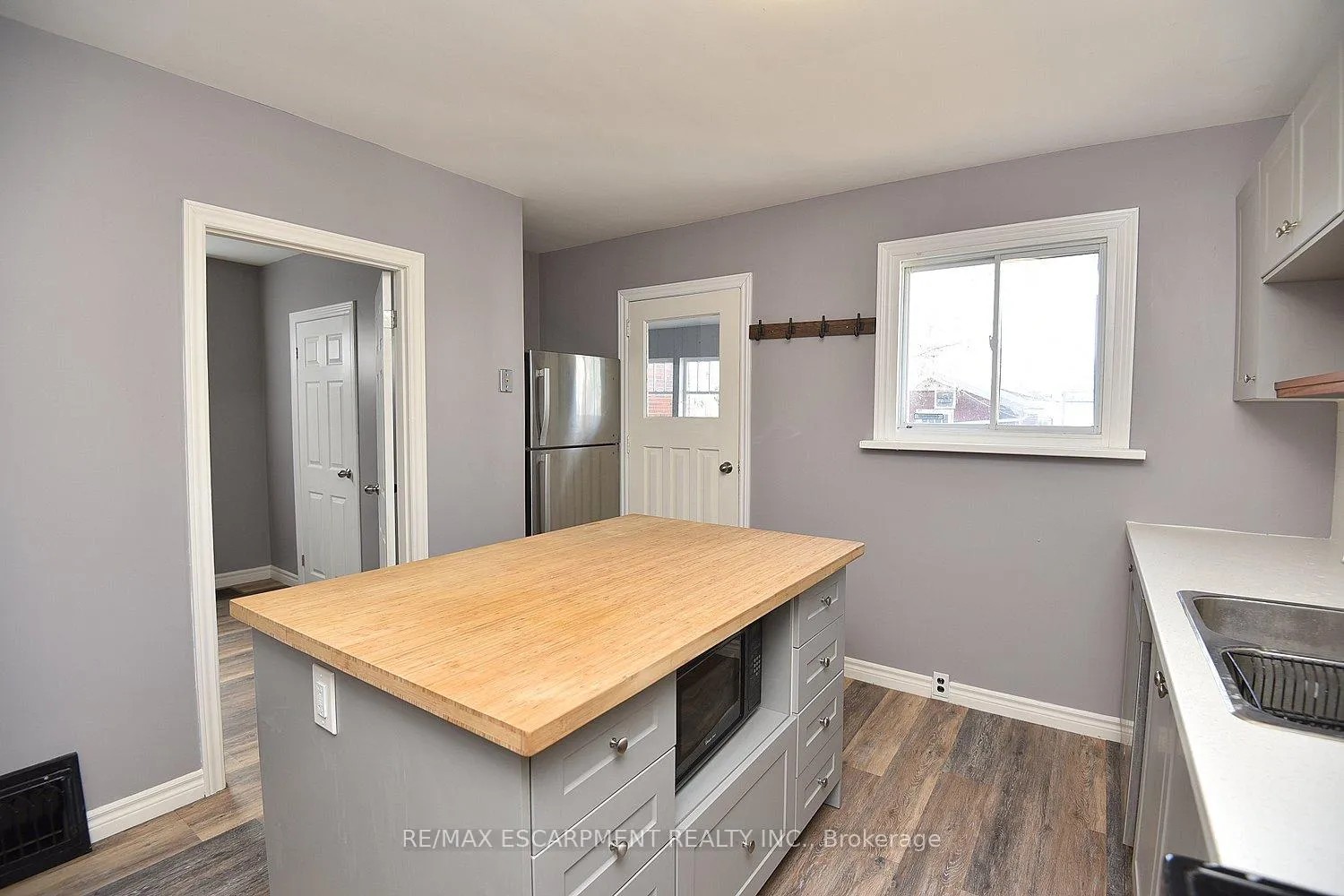 Photo 9 of 295 Paling Avenue, Hamilton, Homeside — HOMEH