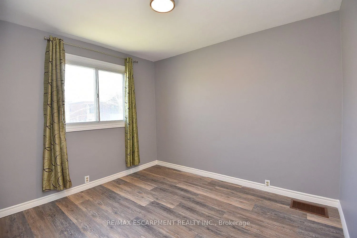 Photo 10 of 295 Paling Avenue, Hamilton, Homeside — HOMEH