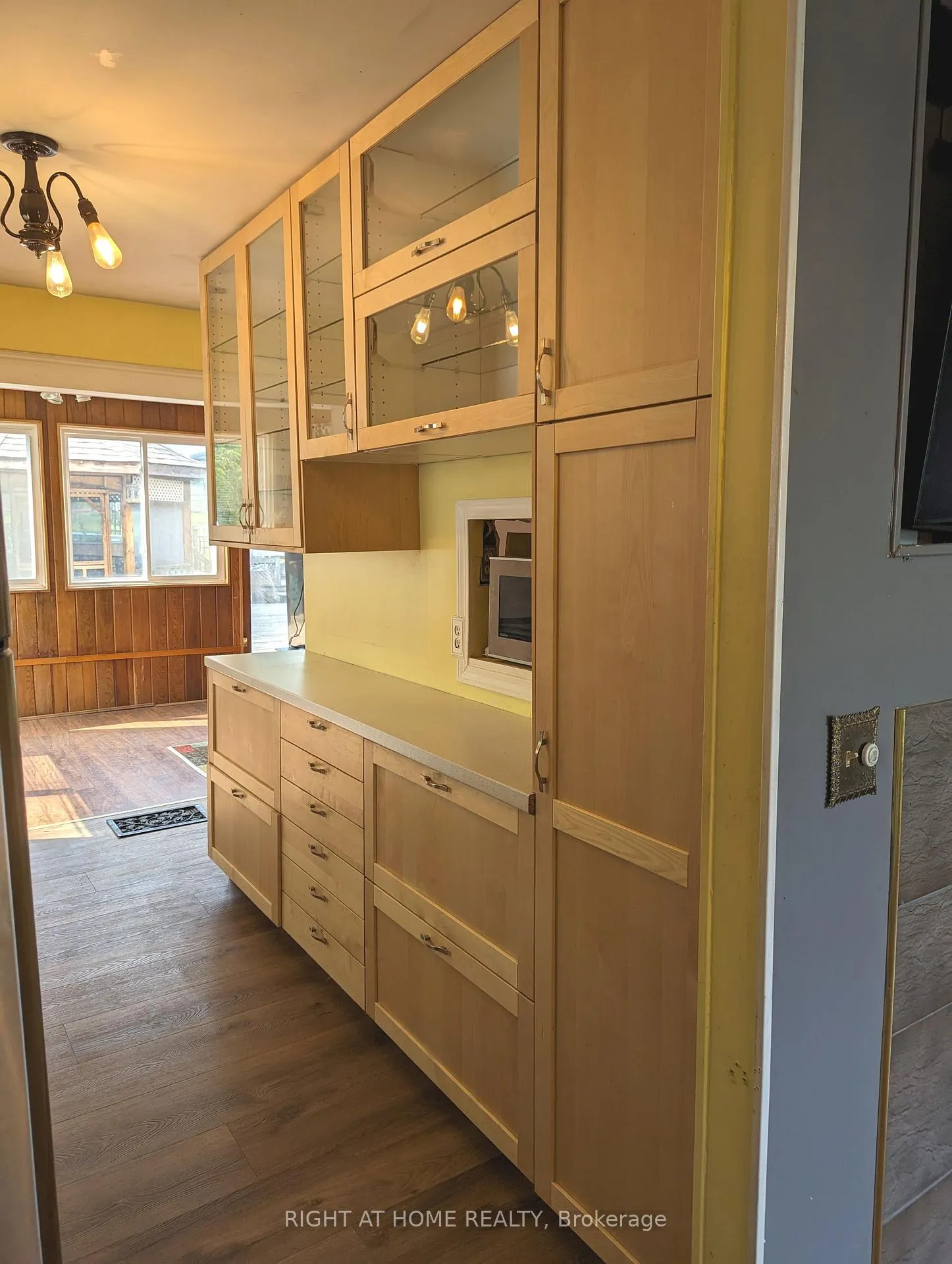 Photo 9 of 388 Edgehill Drive, Barrie, 400 West — HOMEH