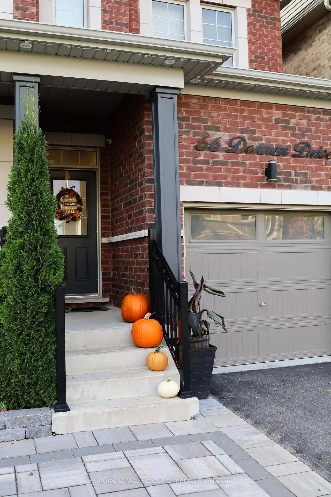 Photo 2 of 66 Donnan Drive, New Tecumseth, Tottenham — HOMEH