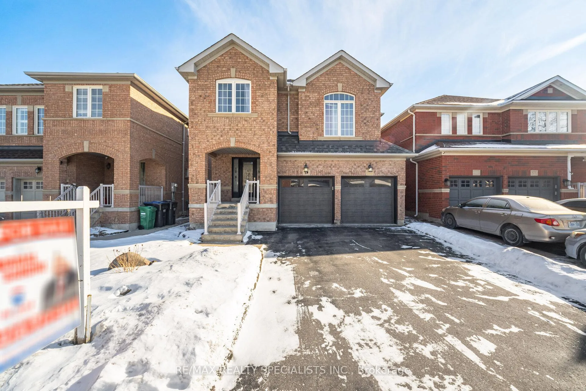 Photo 2 of 59 Mccrimmon Drive, Brampton, Fletcher's Meadow — HOMEH