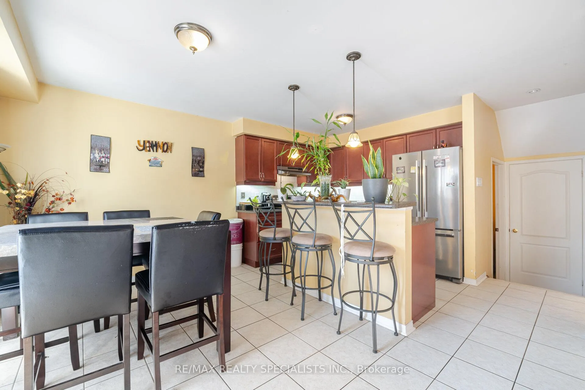 Photo 10 of 59 Mccrimmon Drive, Brampton, Fletcher's Meadow — HOMEH