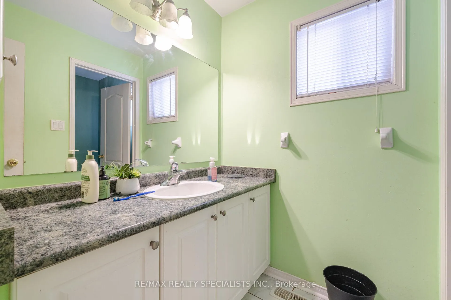 Photo 19 of 59 Mccrimmon Drive, Brampton, Fletcher's Meadow — HOMEH