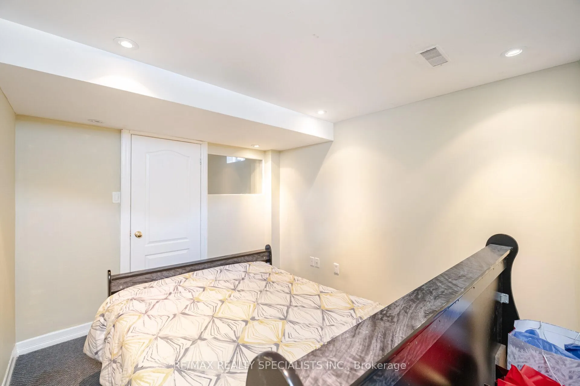 Photo 23 of 59 Mccrimmon Drive, Brampton, Fletcher's Meadow — HOMEH