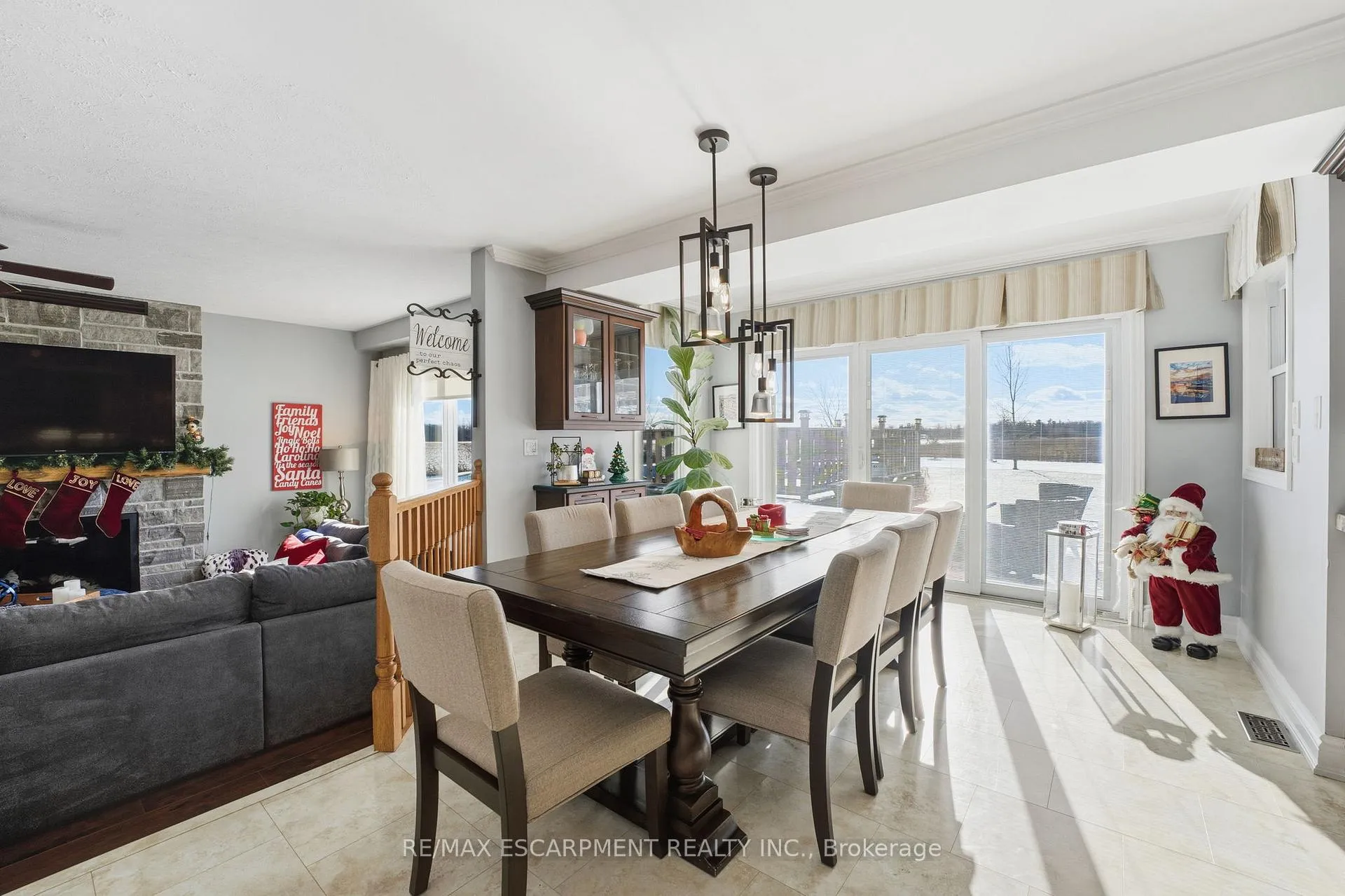 Photo 11 of 5940 Young Street, Grimsby, Grimsby Escarpment — HOMEH