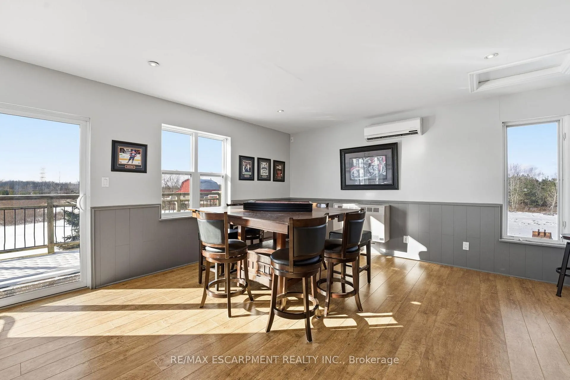 Photo 31 of 5940 Young Street, Grimsby, Grimsby Escarpment — HOMEH