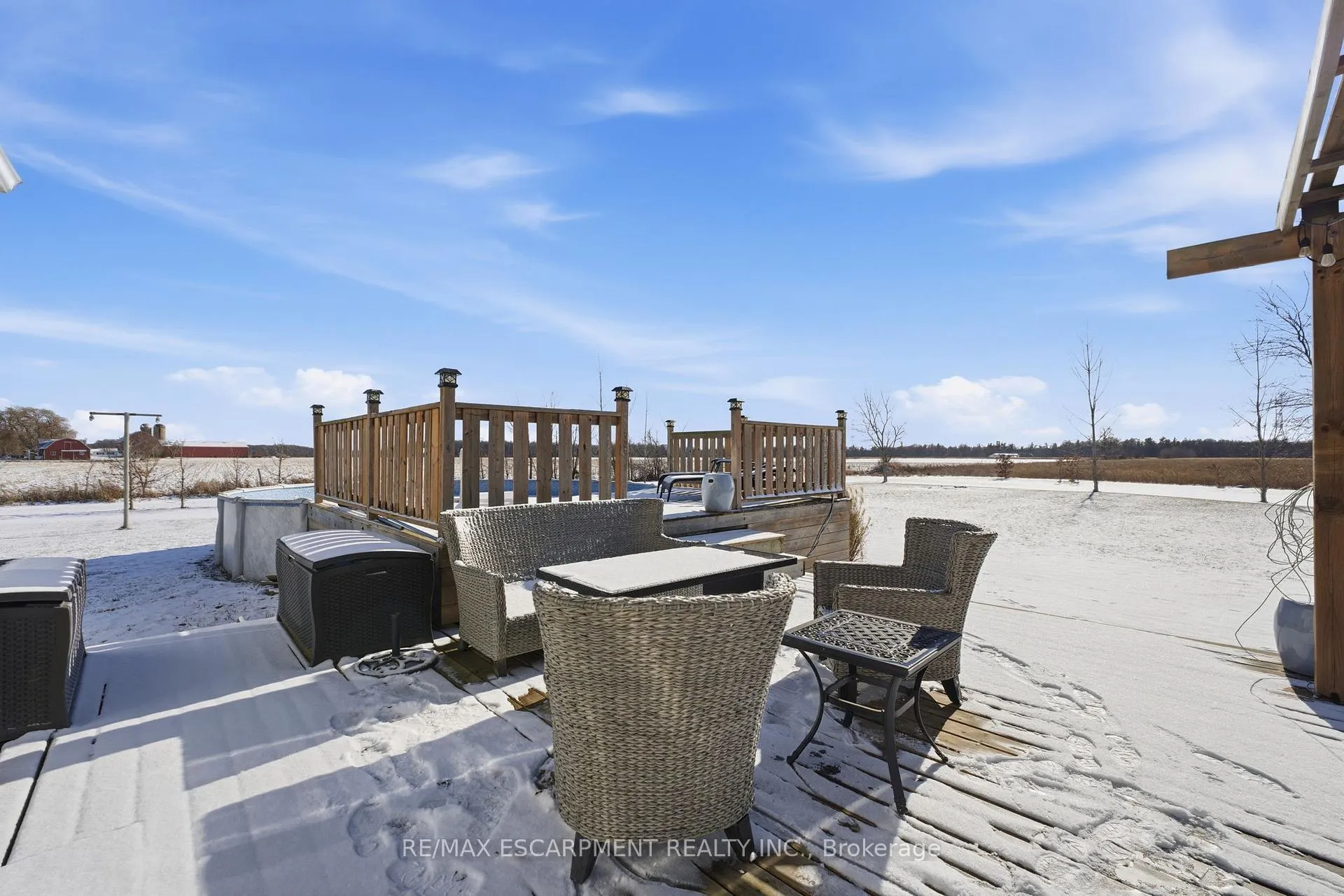 Photo 35 of 5940 Young Street, Grimsby, Grimsby Escarpment — HOMEH
