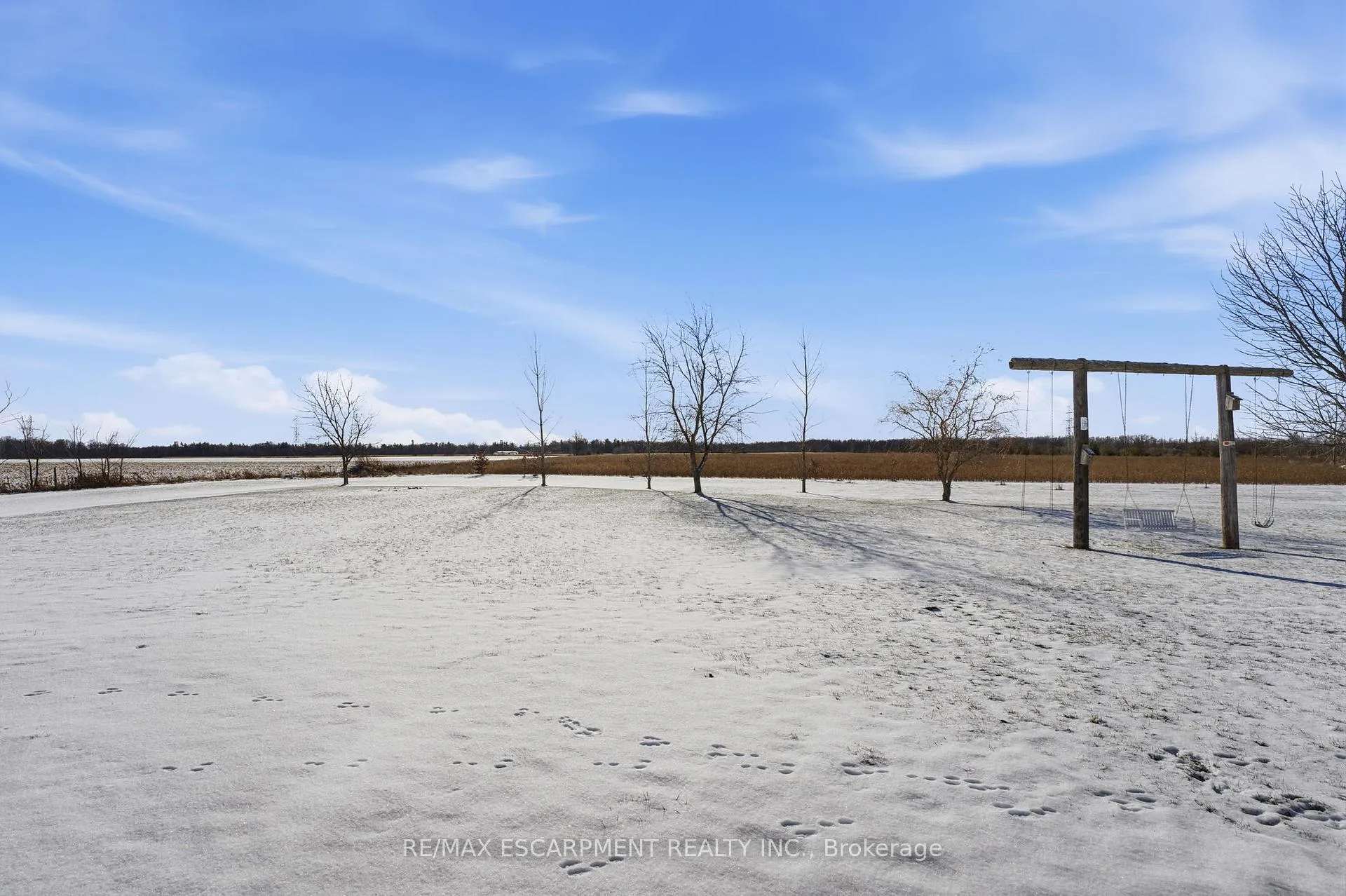 Photo 36 of 5940 Young Street, Grimsby, Grimsby Escarpment — HOMEH