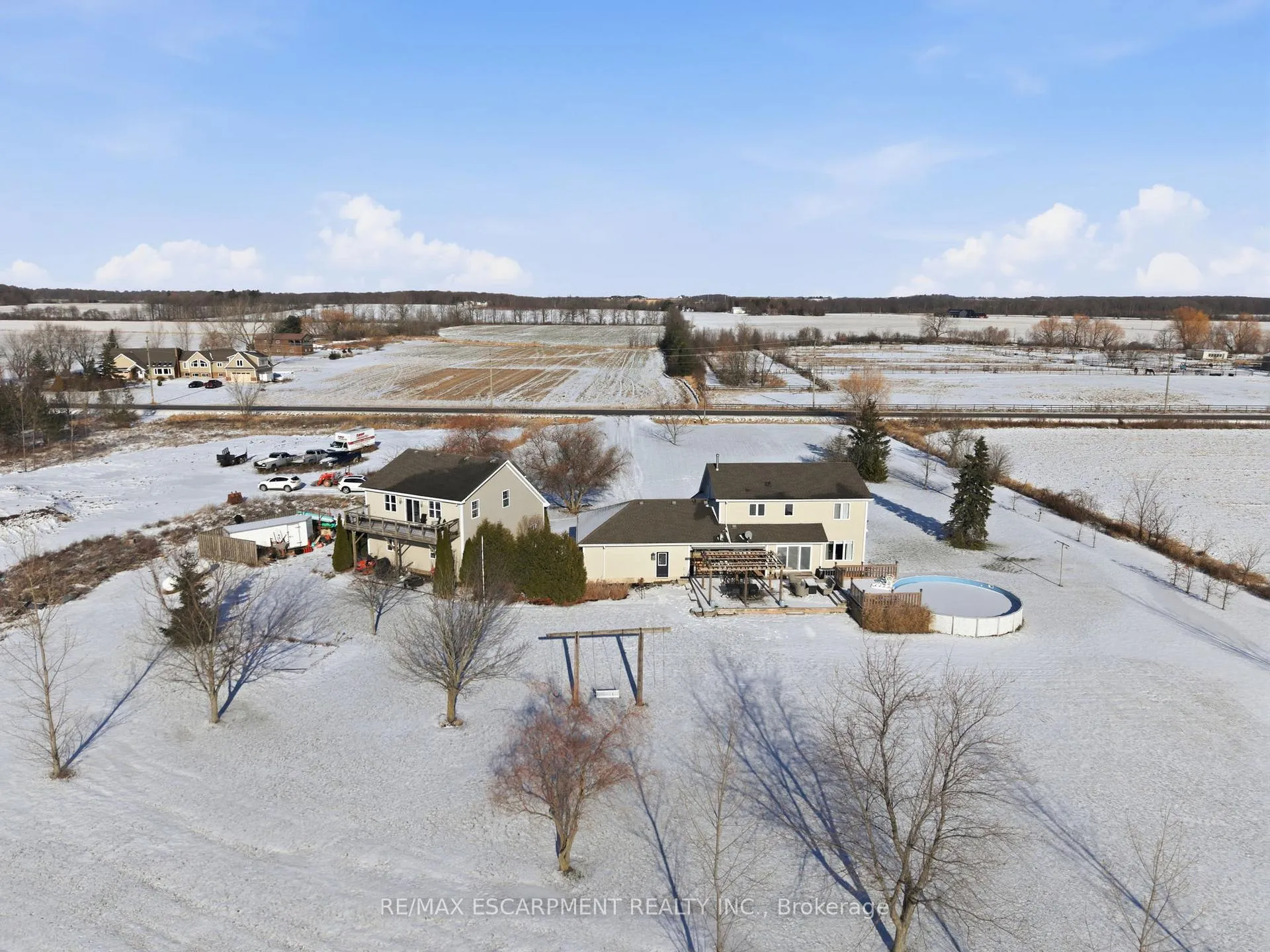 Photo 37 of 5940 Young Street, Grimsby, Grimsby Escarpment — HOMEH