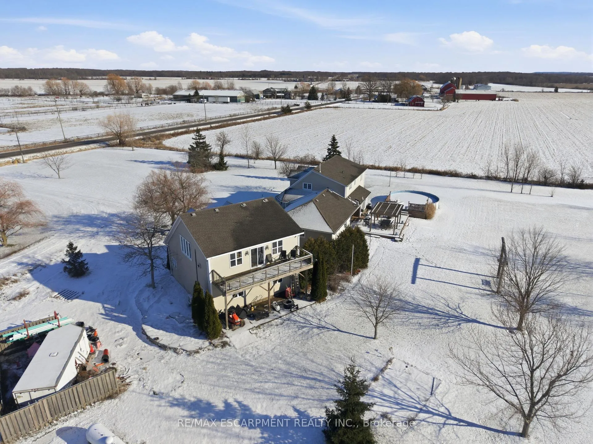 Photo 38 of 5940 Young Street, Grimsby, Grimsby Escarpment — HOMEH